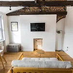 St Athans Hotel